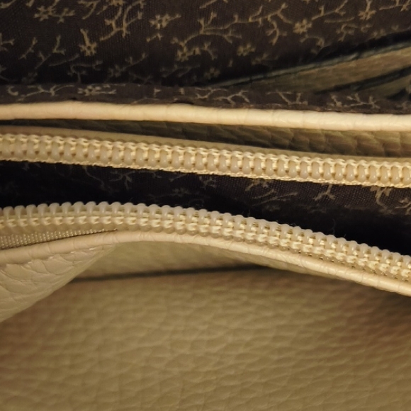 Cream Vegan Leather Purse - Picture 7 of 13